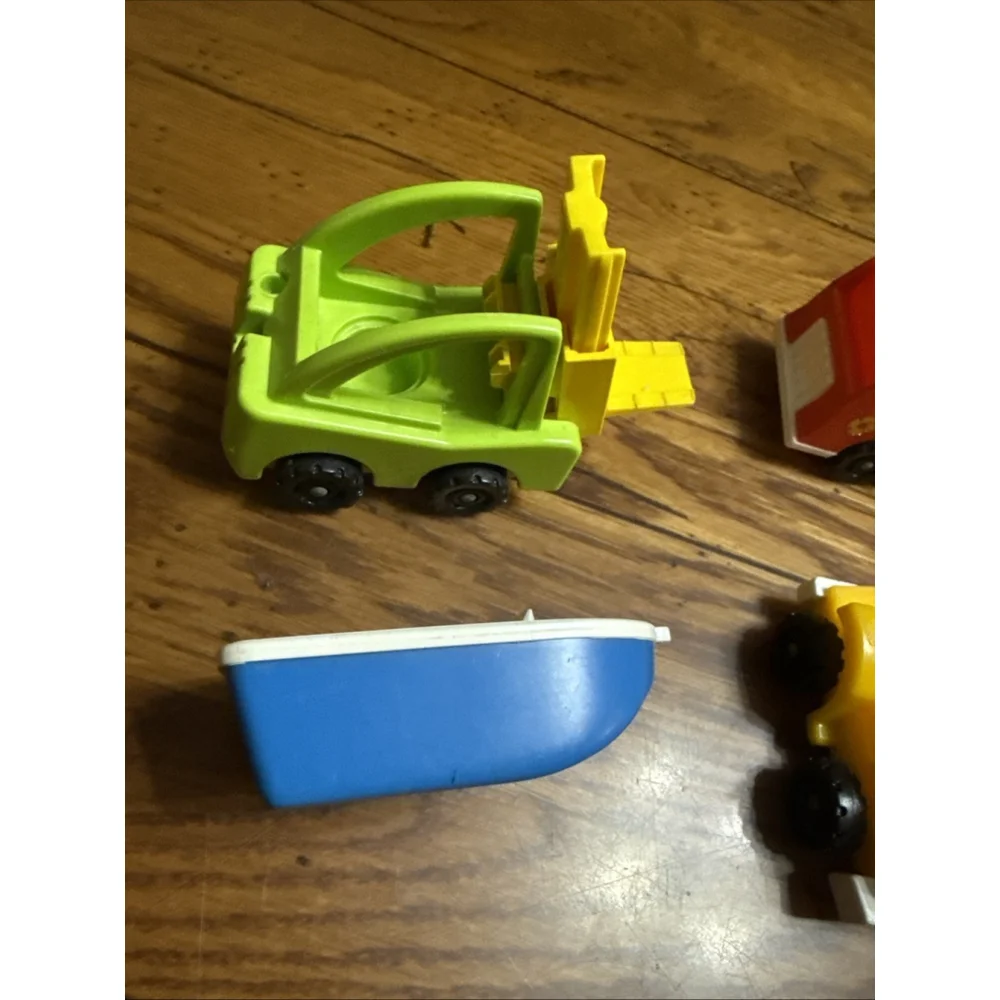 Vintage Fisher Price Little People FireTruck, Boat,police Big Ladder 6 Vehicles